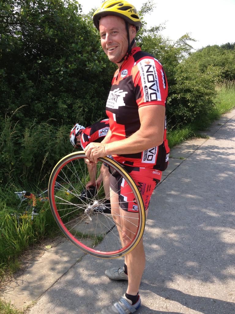 Joël avec sa roue